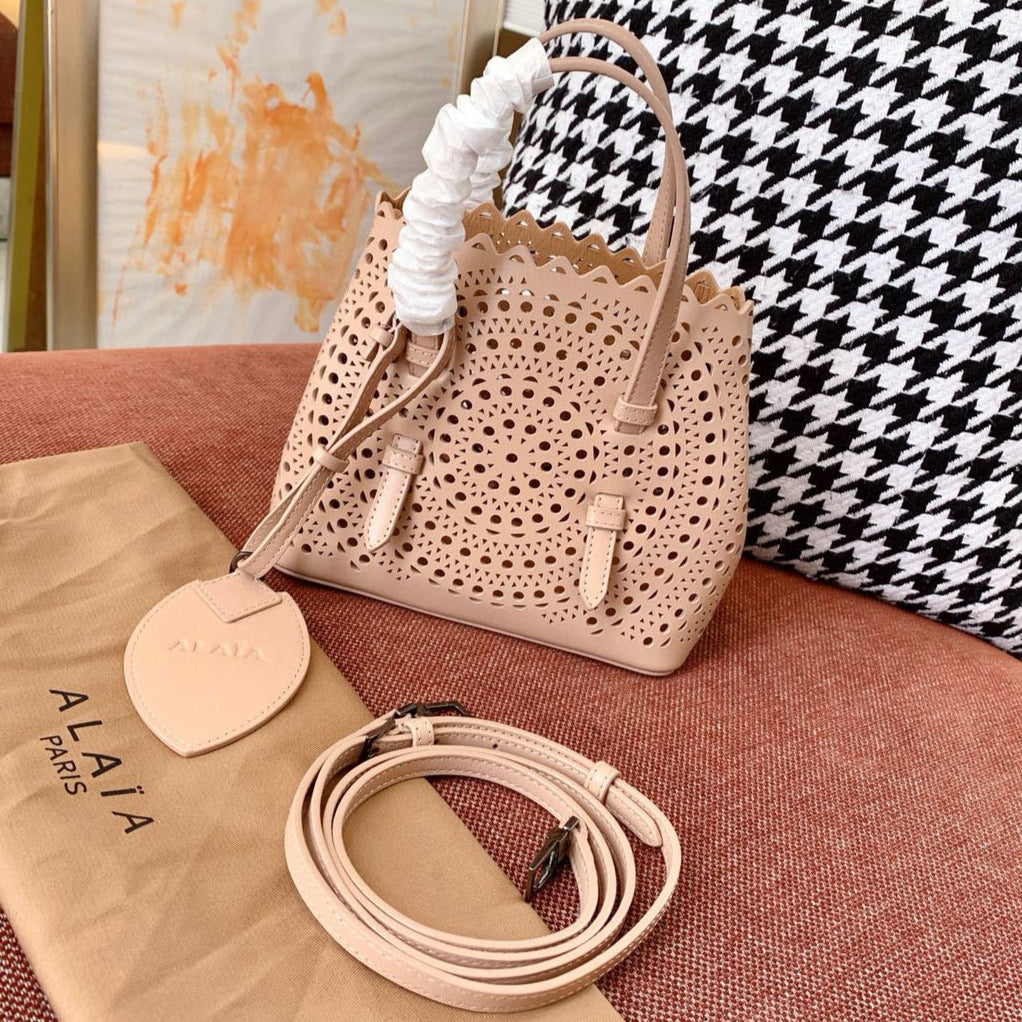 Alaia Mina 16 Bag Beige Vienne Wave Calfskin